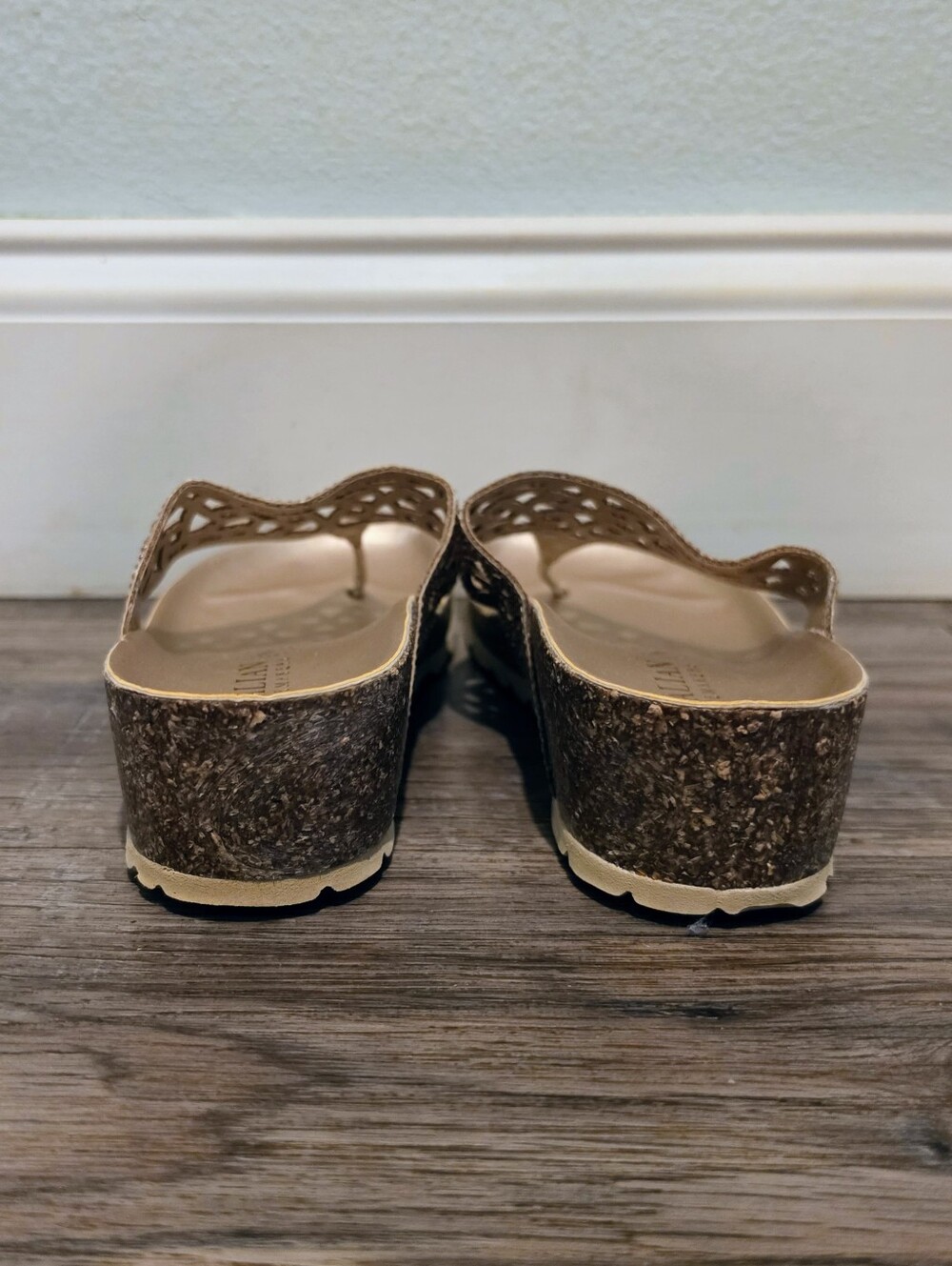Italian Shoemakers Rose Gold Platform Thong Sandals - Picture 5 of 7